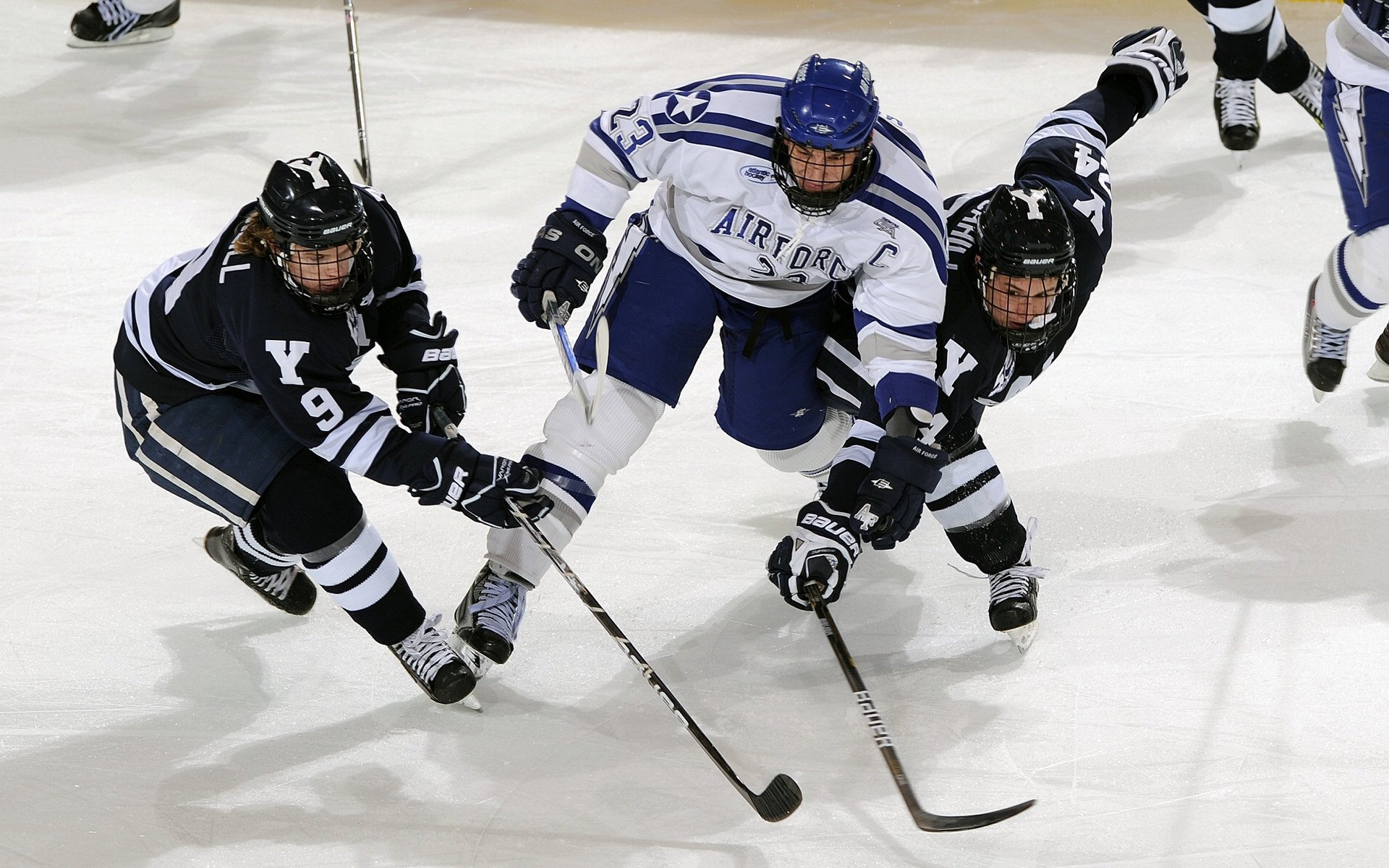 米兰体育入口-青少年足球发展规划全面深化，政策支持不断增强，青少年足球训练计划制定