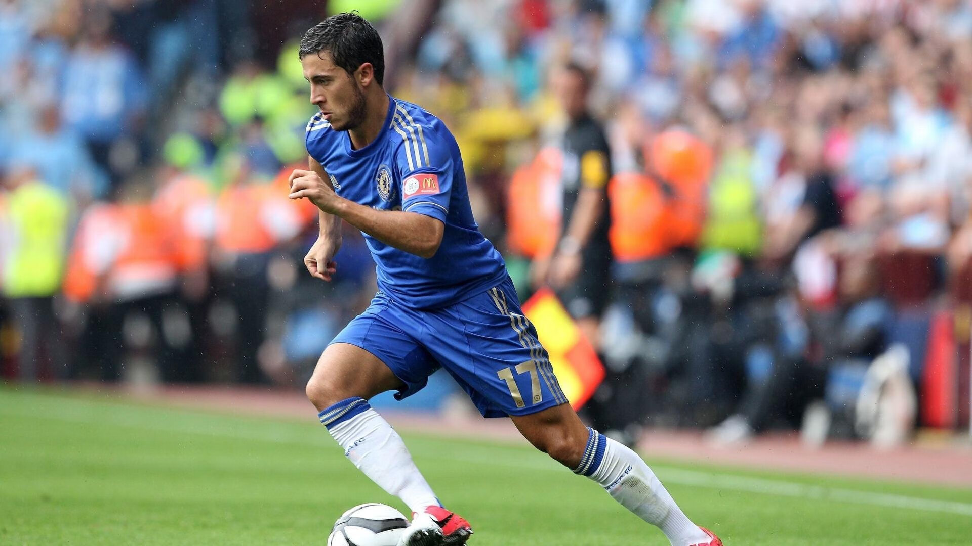 米兰体育官网-23-24赛季任意球王者格里马尔多双响助球队再创佳绩，实况足球格里马尔多